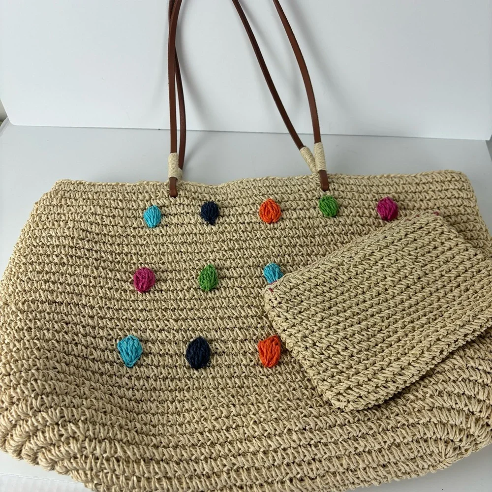 Issac Mizrahi/New York colorful straw tote bag w/matching straw clutch